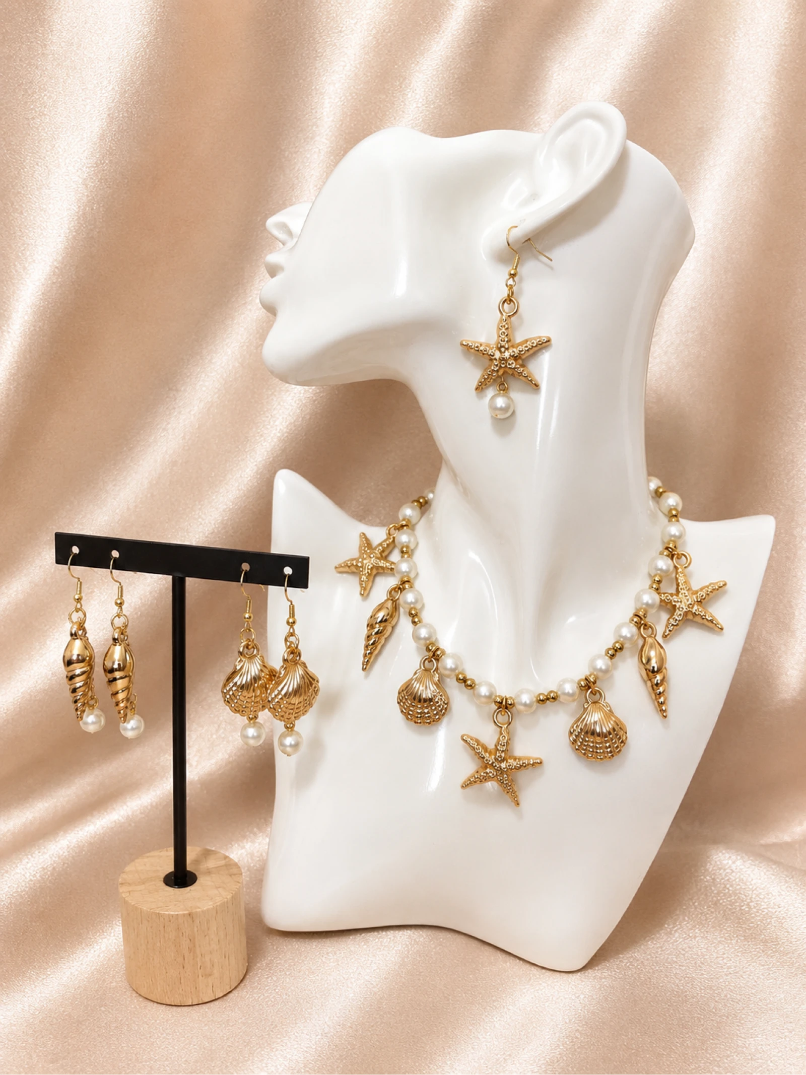 Parure de bijoux dorée style marin 